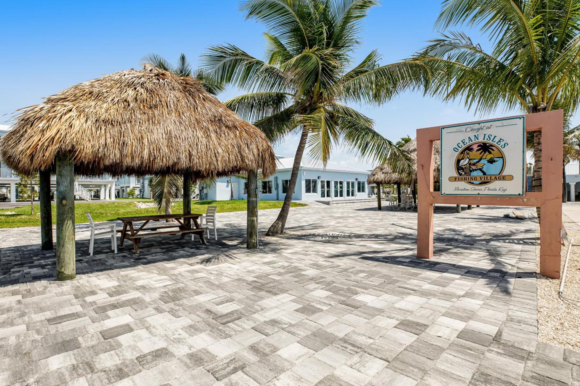Mermaid'S Retreat Marathon Exterior photo